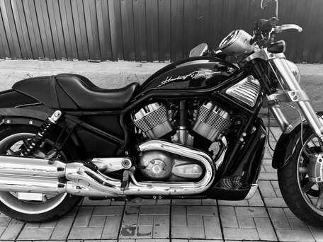 2006 Harley-Davidson V-Rod, чёрный, 700000 рублей, вид 1