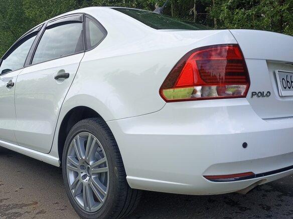 2018 Volkswagen Polo V Рестайлинг, белый, 780000 рублей - вид 9