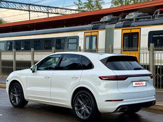 2019 Porsche Cayenne III, белый, 5300000 рублей, вид 2