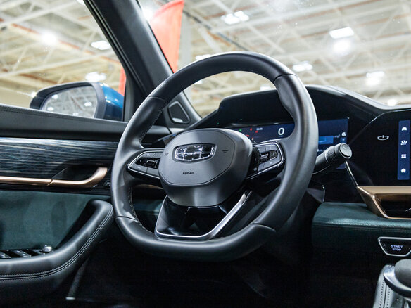 2023 Geely Monjaro I, синий, 3100000 рублей - вид 33