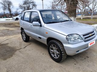 2004 Chevrolet Niva I, серебристый, 590000 рублей, вид 2