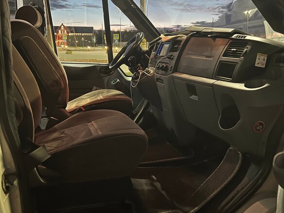 2011 Ford Transit, бежевый, 1300000 рублей - вид 3