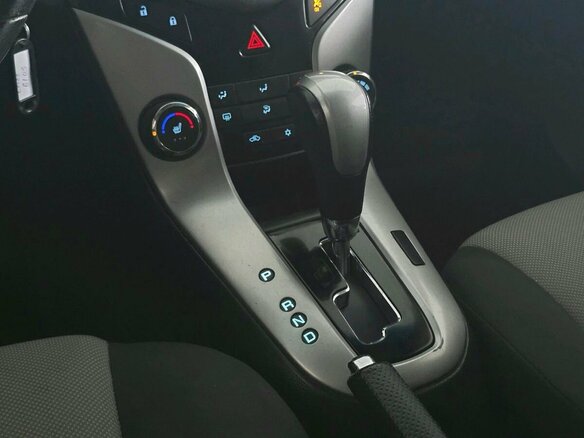 2012 Chevrolet Cruze I, белый - вид 20
