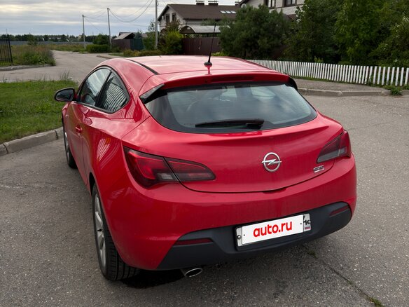 2011 Opel Astra GTC J Рестайлинг, красный - вид 1