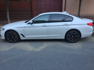 2017 BMW 5 серии 520i VII (G30/G31/G38), белый, 3300000 рублей, вид 4