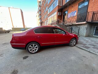 2010 Volkswagen Passat B6, красный, 550000 рублей, вид 2