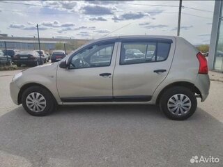 2010 Renault Sandero I, бежевый, 465000 рублей, вид 4