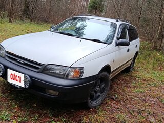 2001 Toyota Caldina I Рестайлинг, белый, 470000 рублей, вид 2