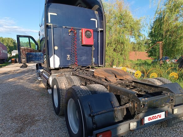 2004 Kenworth T2000, синий, 1500000 рублей - вид 9