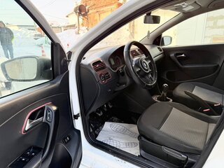 2014 Volkswagen Polo V, белый, 550000 рублей, вид 4