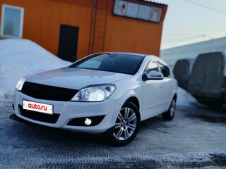 2010 Opel Astra H Рестайлинг, белый, 600000 рублей, вид 1