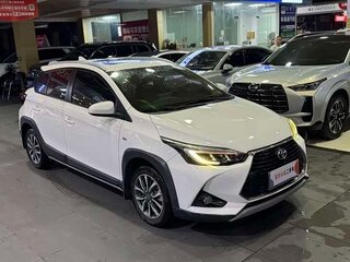 2023 Toyota Yaris IV, белый, 1050333 рублей, вид 3