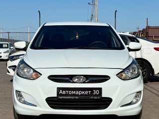 2012 Hyundai Solaris I, белый, 679990 рублей, вид 2