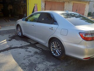 2016 Toyota Camry US Market VII (XV50) Рестайлинг, серебристый, 1800000 рублей, вид 2