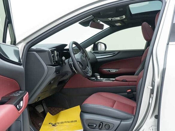 2023 Lexus NX 250 II, серебристый, 6100000 рублей - вид 7
