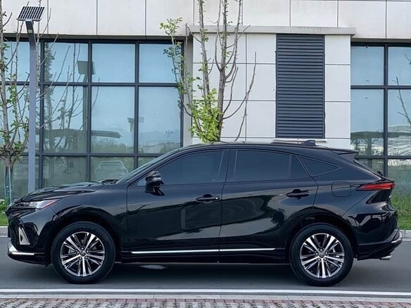 2025 Toyota Venza II, чёрный, 4282000 рублей - вид 6