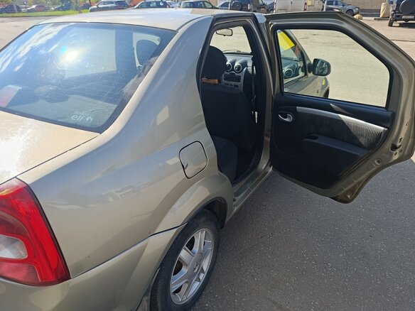 2011 Renault Logan I Рестайлинг, бежевый, 420000 рублей - вид 14