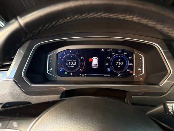 2019 Volkswagen Tiguan II, коричневый, 2850000 рублей - вид 3