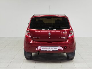 2013 Renault Sandero I, красный, 544000 рублей, вид 5