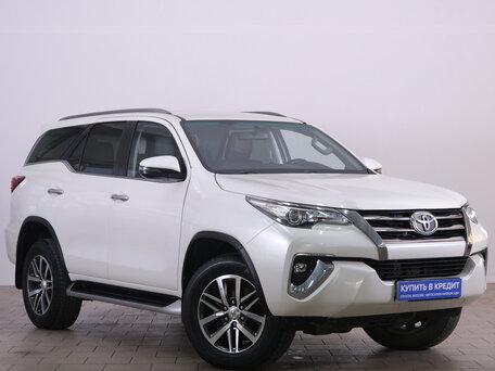 Toyota Fortuner II