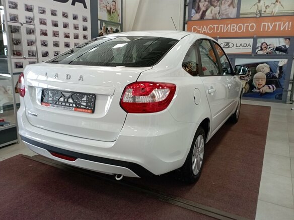 2026 Lada (ВАЗ) Granta I Рестайлинг, белый - вид 5