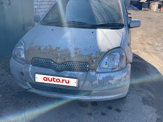 2000 Toyota Vitz I (P10), серебристый, 145000 рублей, вид 1