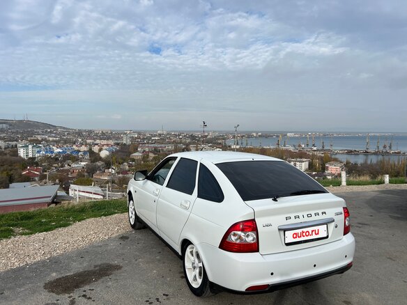 2014 Lada (ВАЗ) Priora I Рестайлинг, белый, 500000 рублей - вид 5