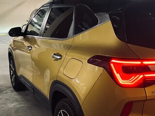 2020 Kia Seltos I, жёлтый, 2470500 рублей, вид 4