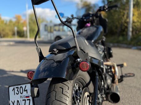 2021 Harley-Davidson Street Bob, серый, 1650000 рублей, вид 2