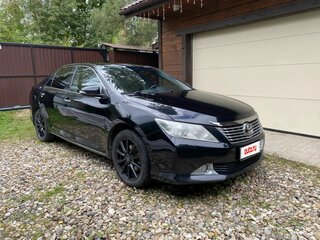 2013 Toyota Camry VII (XV50), чёрный, 1690000 рублей, вид 3