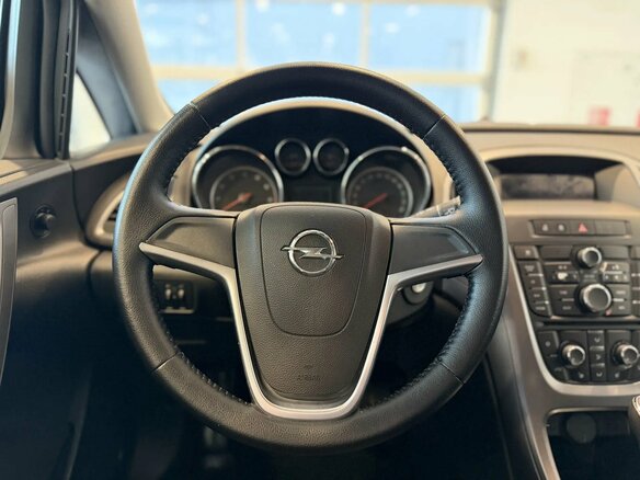 2013 Opel Astra J Рестайлинг, белый, 569000 рублей - вид 15