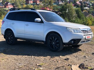 2011 Subaru Forester III Рестайлинг, белый, 1500000 рублей, вид 3