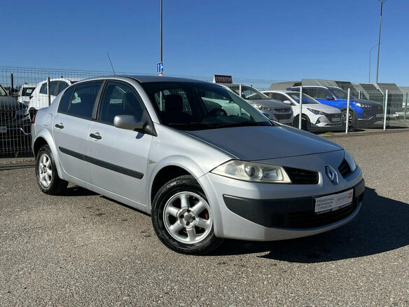 2007 Renault Megane II Рестайлинг, серый, 340000 рублей