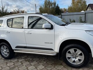 2013 Chevrolet TrailBlazer II, белый, 1550000 рублей, вид 3
