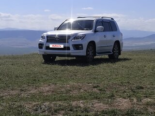 2015 Lexus LX 570 III Рестайлинг, белый, 5300000 рублей, вид 3