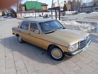 1977 Mercedes-Benz W123 200, золотистый, 430000 рублей, вид 1