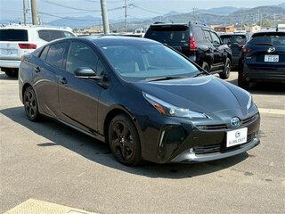 2022 Toyota Prius IV Рестайлинг (XW50), чёрный, 1798555 рублей, вид 1