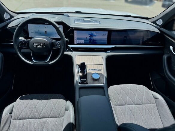 2026 Geely Monjaro I Рестайлинг, белый - вид 24