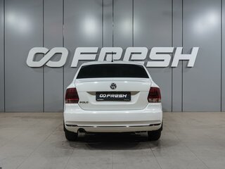 2016 Volkswagen Polo V Рестайлинг, белый, 879000 рублей, вид 4