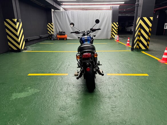 2023 Triumph Bonneville T100, синий, 1075000 рублей - вид 8