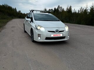 2010 Toyota Prius III (XW30), белый, 920000 рублей, вид 1