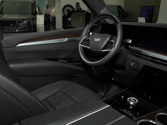 2025 Cadillac Escalade ESV V Рестайлинг, чёрный - вид 13
