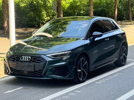 2023 Audi A3 Sportback 35 TFSI IV (8Y), зелёный, 1850000 рублей, вид 1