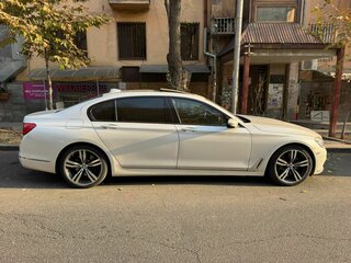 2016 BMW 7 серии Long 750Li xDrive VI (G11/G12), белый, 3100000 рублей, вид 2