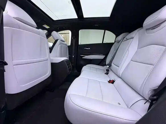 2024 Cadillac XT4 I Рестайлинг, синий, 3797099 рублей - вид 8