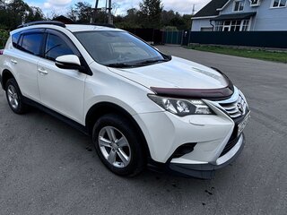 2013 Toyota RAV4 IV (XA40), белый, 1600000 рублей, вид 3