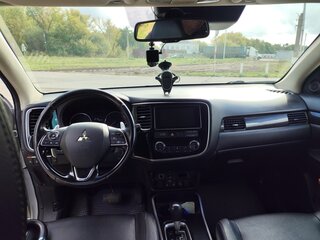 2017 Mitsubishi Outlander III Рестайлинг 2, серебристый, 2350000 рублей, вид 2