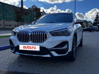 2020 BMW X1 20i xDrive II (F48) Рестайлинг, белый, 3090000 рублей, вид 2