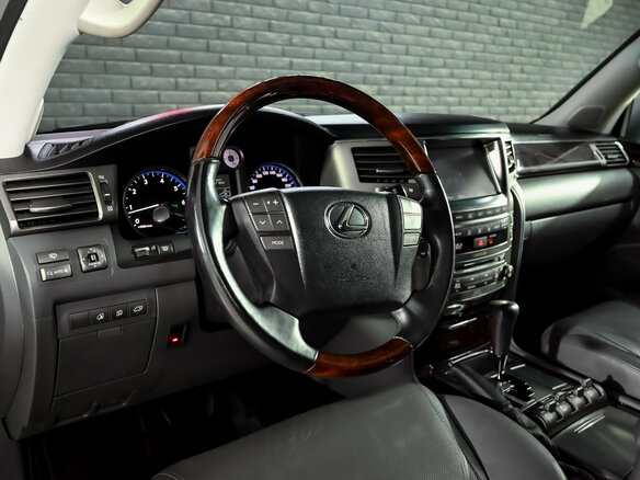 2008 Lexus LX 570 III, серебристый, 3000000 рублей - вид 10