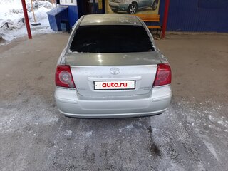 2004 Toyota Avensis II, серебристый, 600000 рублей, вид 3